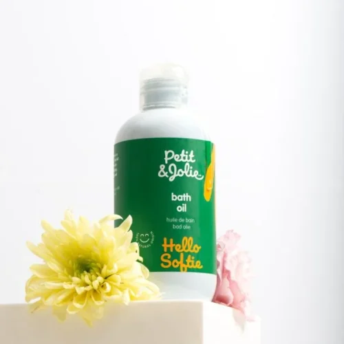 LLS_petitjolie_04-600x600.jpg Badeolie til baby (200 ml)